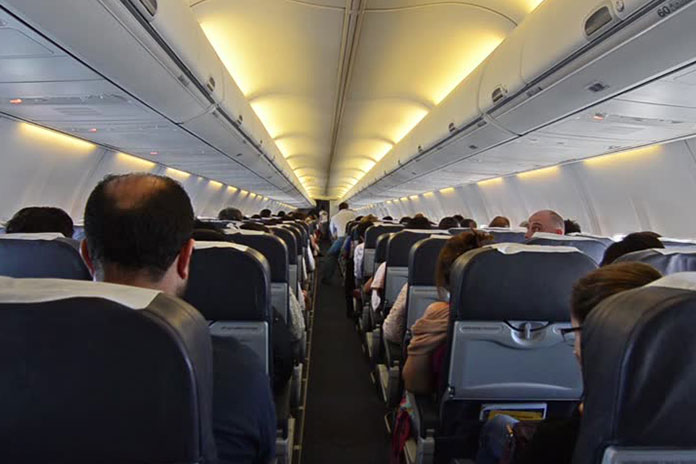 تعداد کم مسافران - تاخیر در پرواز