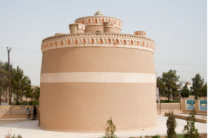 برج کبوترخانه میبد