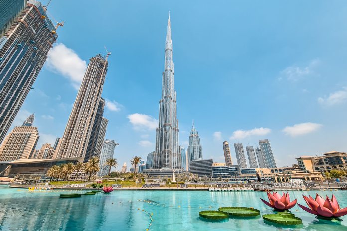 محوطه ای زیبا برج خلیفه دبی