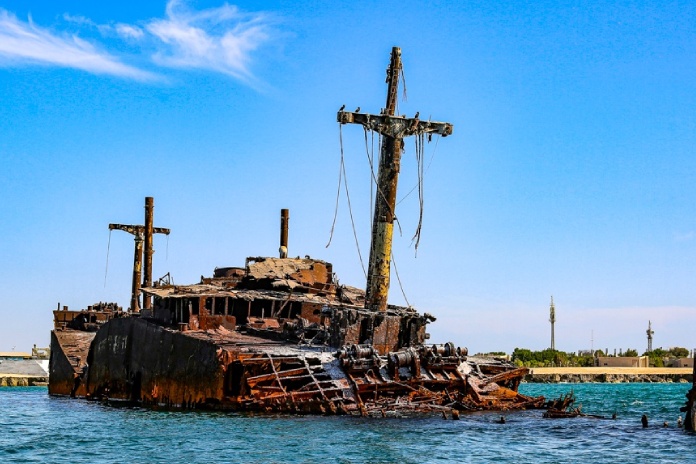 کشتی یونانی کیش در حال نابودی