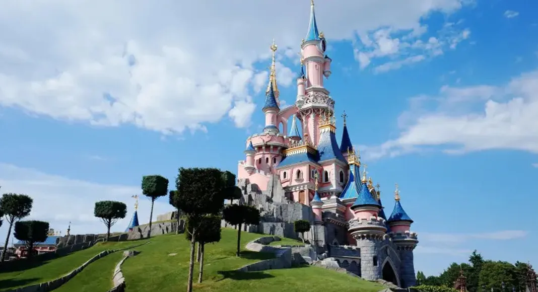 Entertainments of Paris معرفی تفریحات پاریس