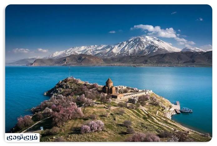 دریاچه وان، از جاهای دیدنی وان