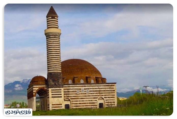 مسجد کایا چلبی از جاهای دیدنی وان 