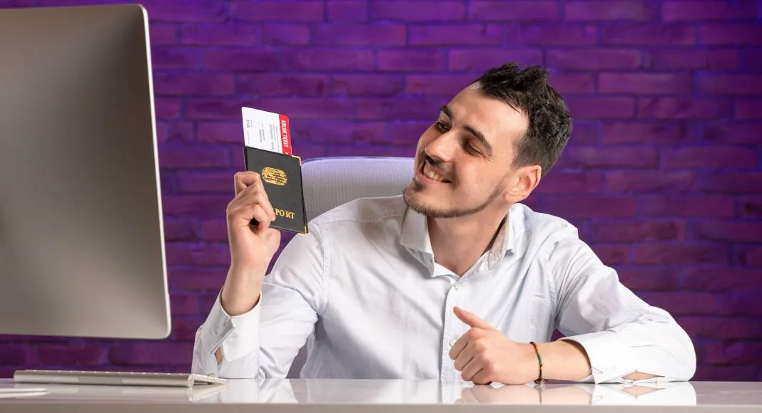 What is visa pickup پیکاپ ویزا چیست؟ صفر تا صد دریافت پاسپورت با ویزا