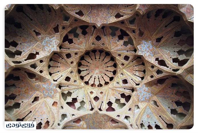 کاخ عالی قاپو اصفهان | پنجره‌ای رو به تاریخ ایران