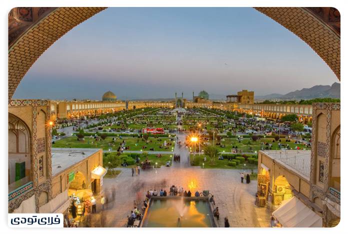 کاخ عالی قاپو اصفهان | پنجره‌ای رو به تاریخ ایران