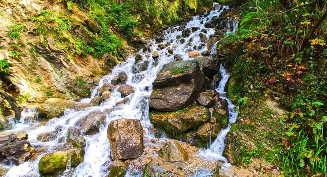 آبشار آبشار آب پری