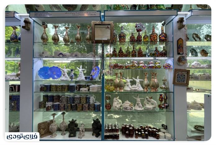 کاخ نیاوران پاییز در کاخ نیاوران | جادوی رنگها در قلب تهران