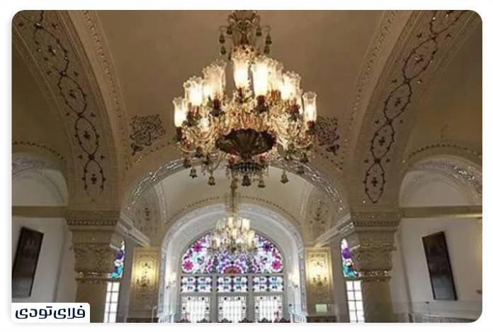 کاخ نیاوران پاییز در کاخ نیاوران | جادوی رنگها در قلب تهران