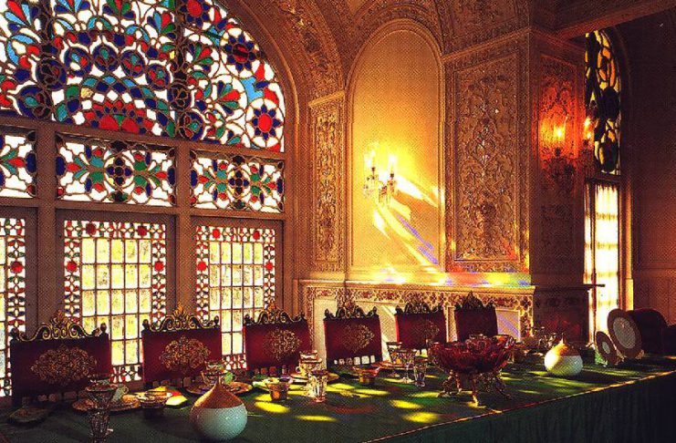 پاییز در کاخ نیاوران | جادوی رنگها در قلب تهران کاخ نیاوران | فلای تودی