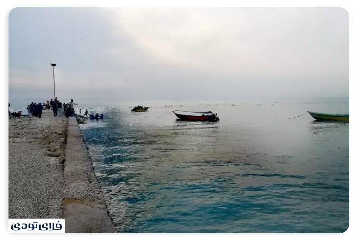 اسکله و قایق های ماهیگیری بندر دیلم