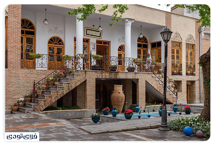 عمارت مسعودیه تهران بهترین زمان برای مشاهده عمارت مسعودیه تهران چه وقتی است؟