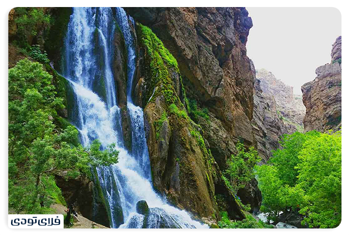 طبیعت اطراف آبشار