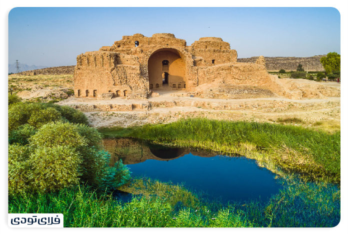 جاهای دیدنی اطراف شیراز کاخ اردشیر بابکان