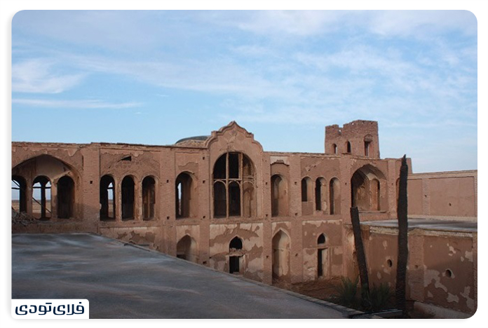 جاهای دیدنی اردستان کاخ امیرآباد اردستان