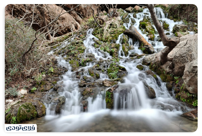 آبشار آب ملخ
