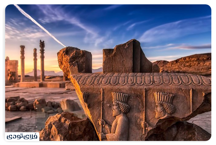 تخت جمشید از جاهای دیدنی اطراف شیراز 