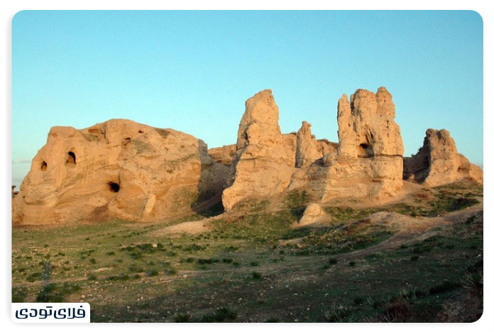 جاهای دیدنی مرند آتشکده مانداگارنا از جاهای دیدنی مرند