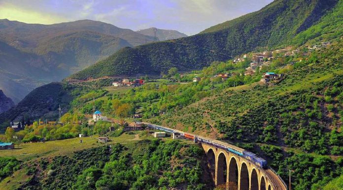 ایستگاه راه آهن ساری کجاست؟