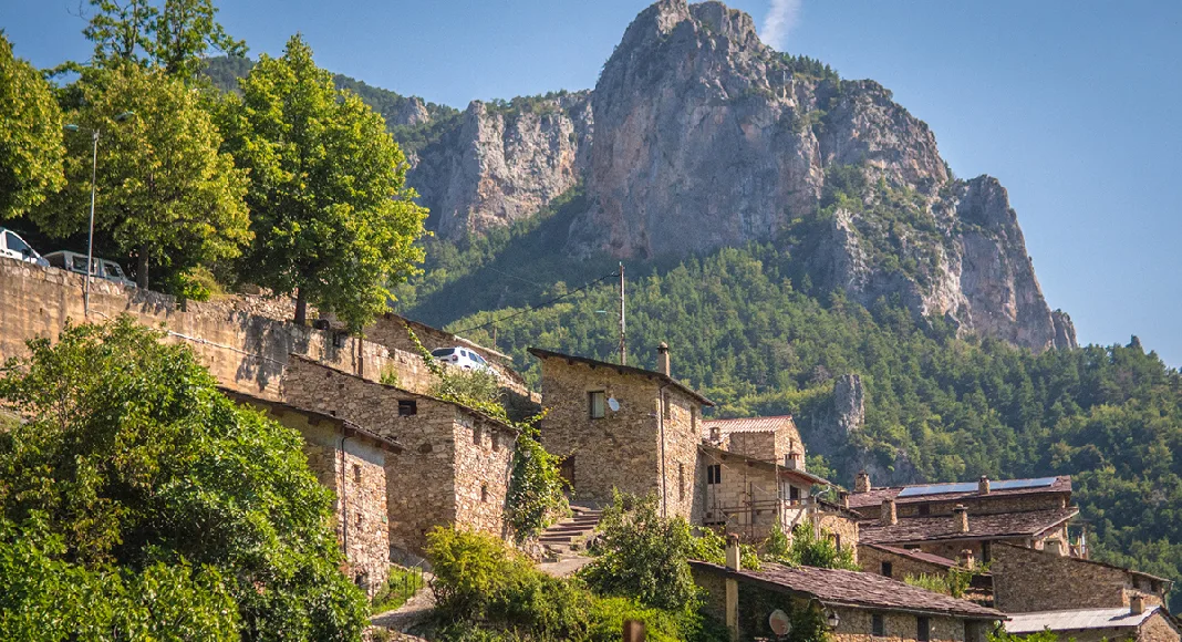 روستای ایگل تهران