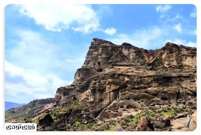 مسیر دسترسی به مخمل کوه خرم آباد