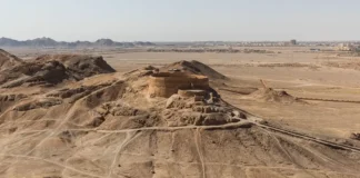 سفر به قلب باورهای کهن در دخمه زرتشتیان یزد دخمه زرتشتیان یزد