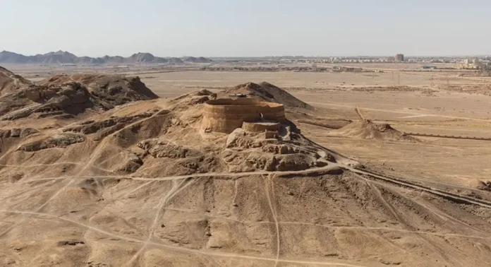دخمه زرتشتیان یزد (1) دخمه زرتشتیان یزد