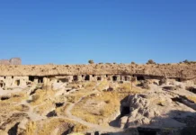 شگفتی های روستای میمند کرمان | از خانه های صخره ای تا طبیعت بکر روستای میمند کرمان