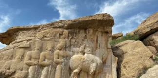 نقش رجب شیراز