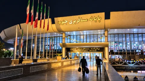 ترمینال مسافربری جنوب در شب