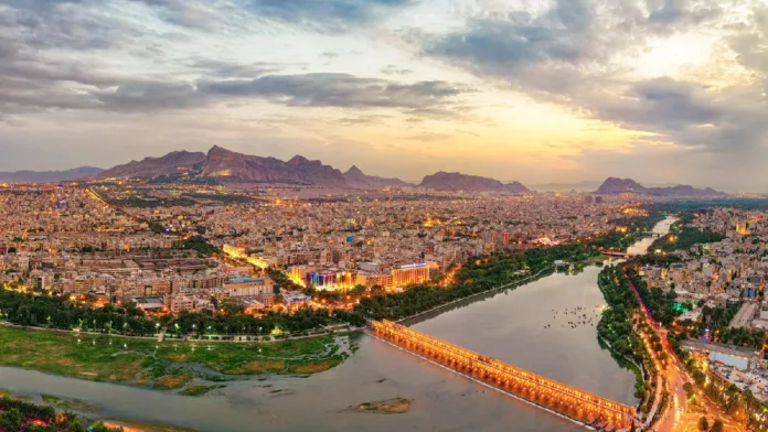 جاهای دیدنی اطراف اصفهان در تابستان جاهای دیدنی اطراف اصفهان در تابستان