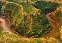 پیچ نعل اسبی دره خزینه لرستان