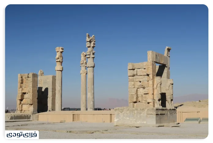 تخت جمشید در نزدیکی نقش رستم