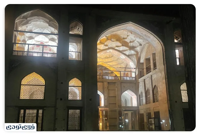 تزیینات کاخ هشت بهشت اصفهان